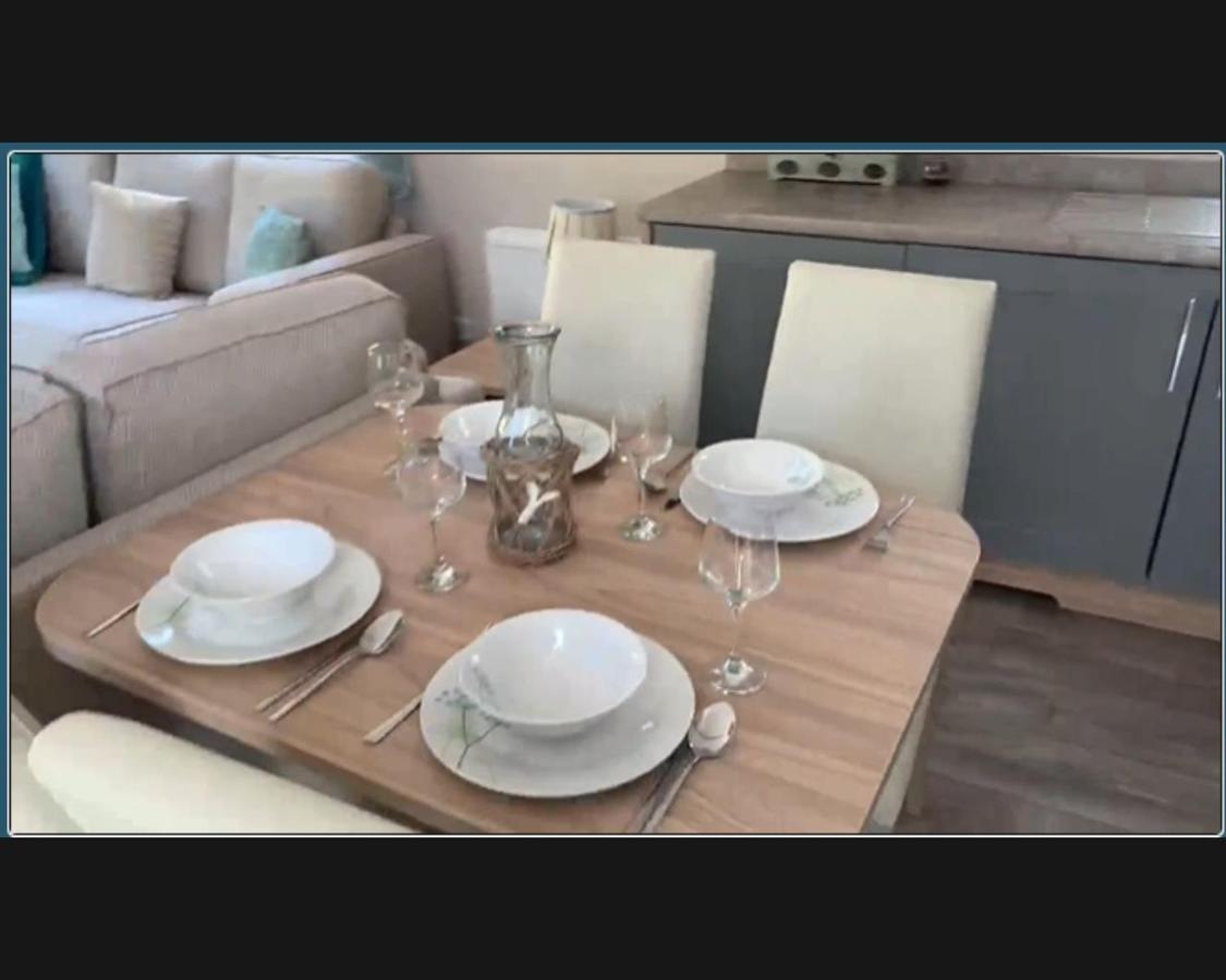 Exotic 3-Bed Caravan At Newquay Holiday Park Villa Exterior photo