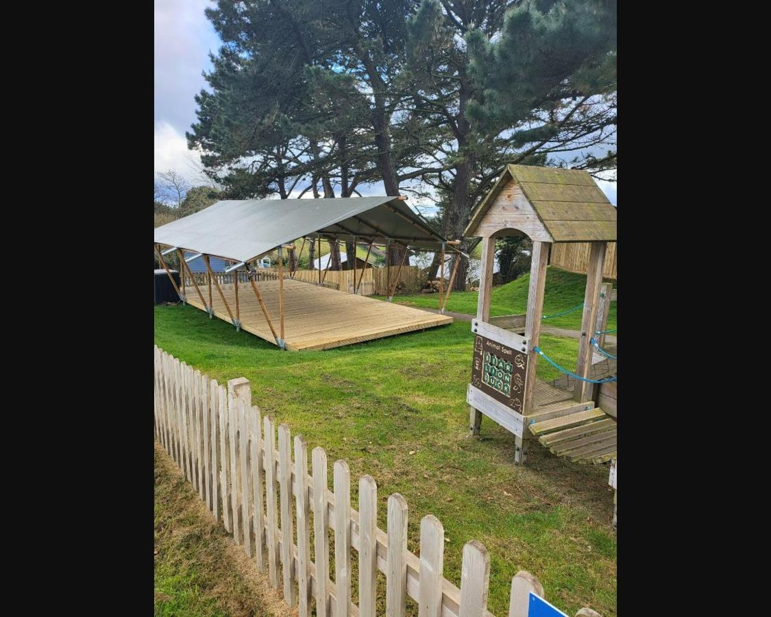 Exotic 3-Bed Caravan At Newquay Holiday Park Villa Exterior photo
